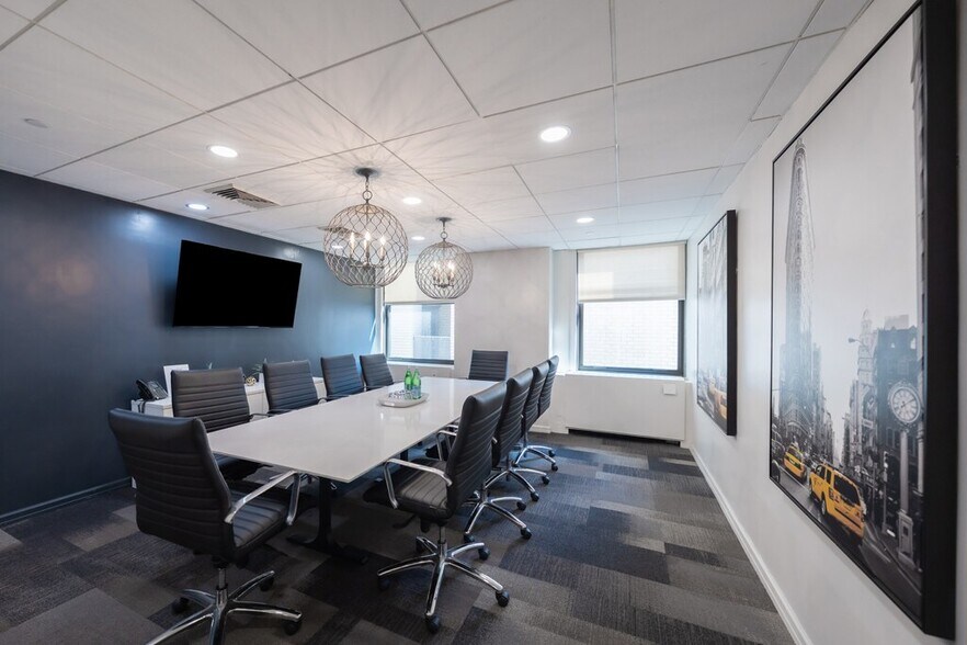 More Photos Of 521 Fifth Ave, New York Coworking Space