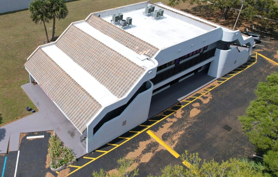 More Photos Of 7801-7815 W Commercial Blvd, Tamarac Office For Lease