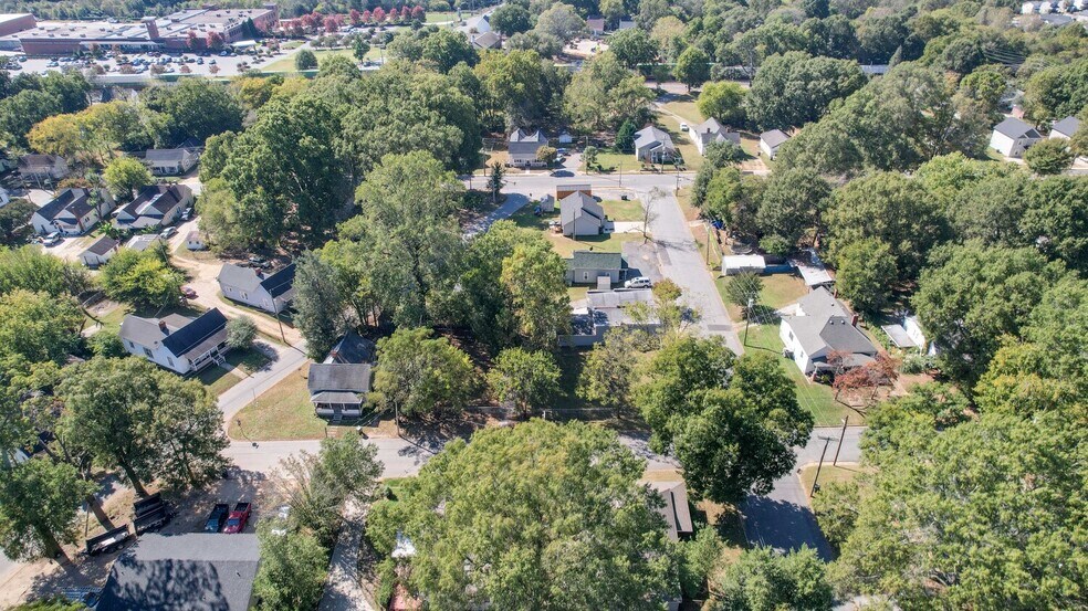 More Photos Of 239 Brookwood Ave NW, Concord Flex For Sale