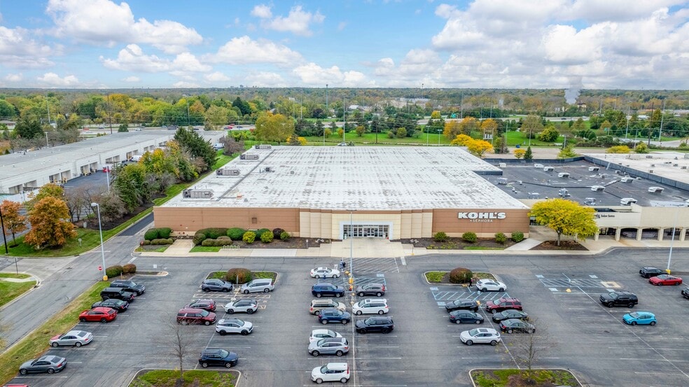 More Photos Of 133 Huber Village Blvd, Westerville Department Store For Sale