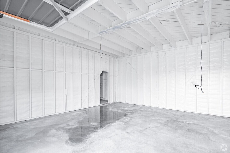 More Photos Of 923 S Prairie Ave, Inglewood Warehouse For Lease