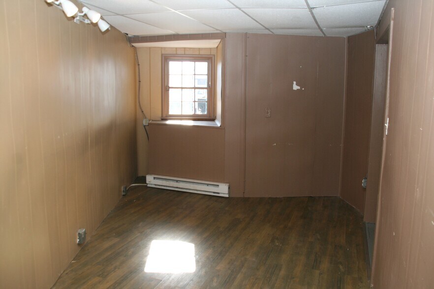 More Photos Of 39 Mine St, Flemington Freestanding For Lease