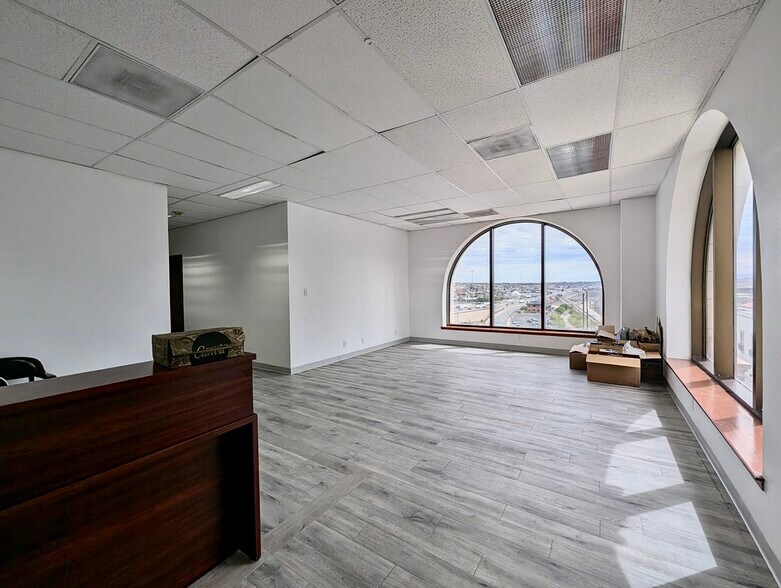 More Photos Of 416 N Stanton St, El Paso Office For Lease