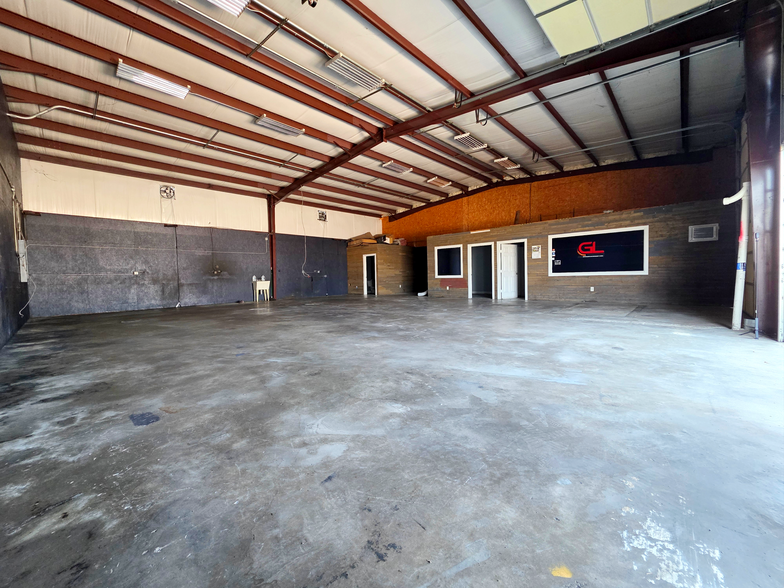 More Photos Of 6225 E Highway 114, Rhome Unknown For Lease