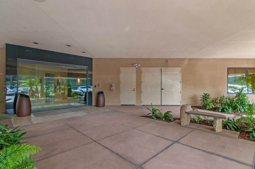 More Photos Of 5330 Carroll Canyon Rd, San Diego Medical For Sale