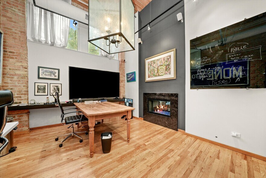 More Photos Of 1327 W Washington Blvd, Chicago Loft Creative Space For Lease