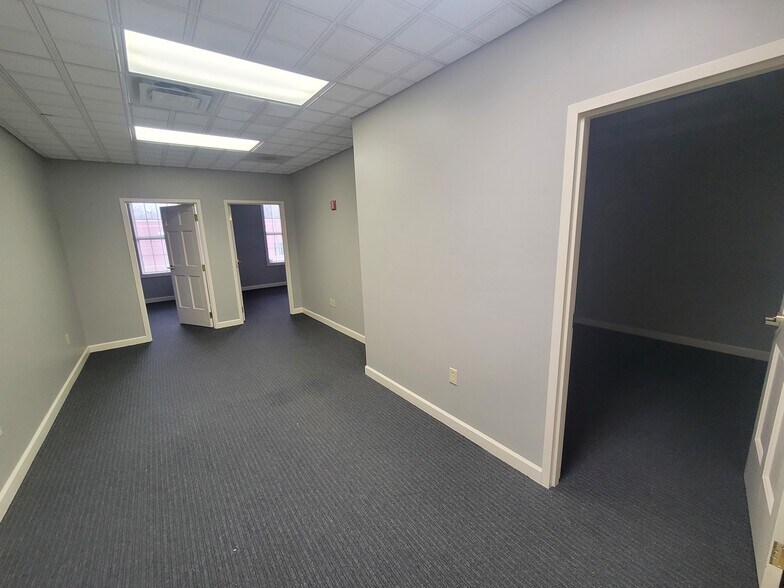 More Photos Of 1301 Eastchester Dr, High Point Office For Lease