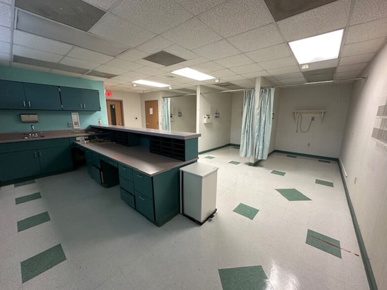 More Photos Of 700 Sunset Ave, Asheboro Medical For Lease