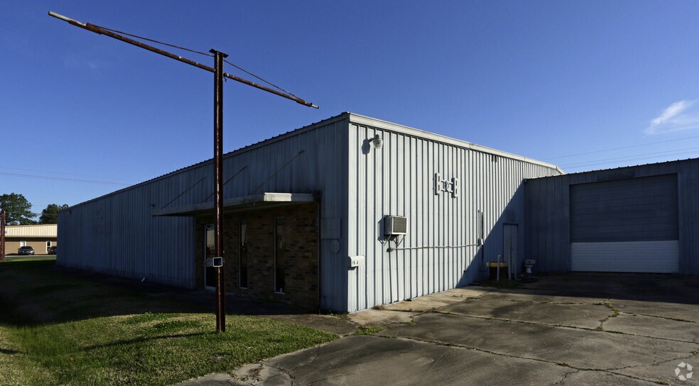 Primary Photo Of 1916 S Philippe Ave, Gonzales Showroom For Lease