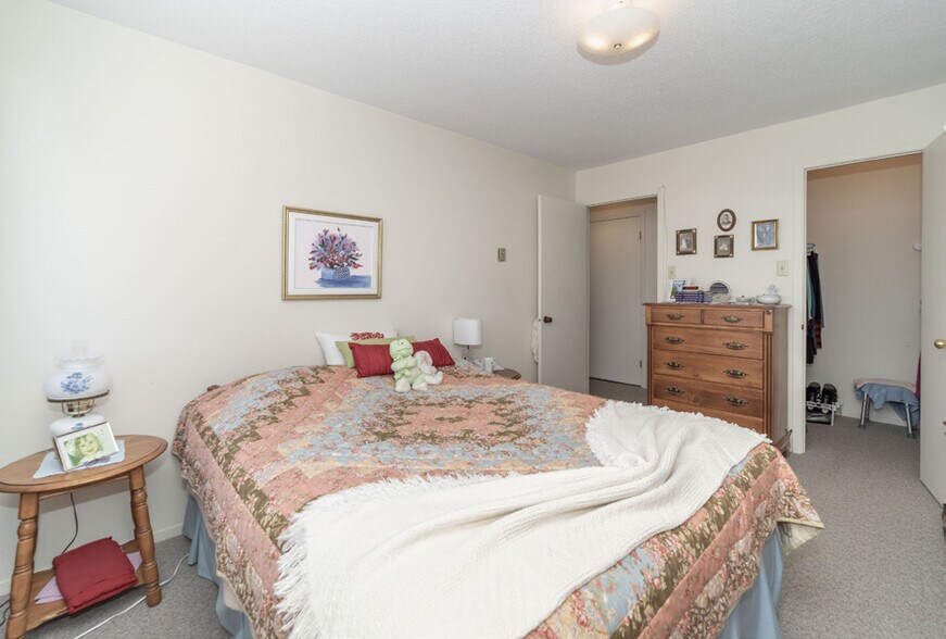 More Photos Of 4 Robert St, Arnprior Apartments For Sale