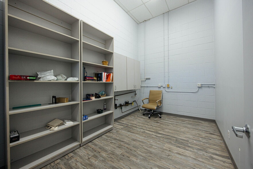 More Photos Of 4011 E Main St, Columbus Freestanding For Lease