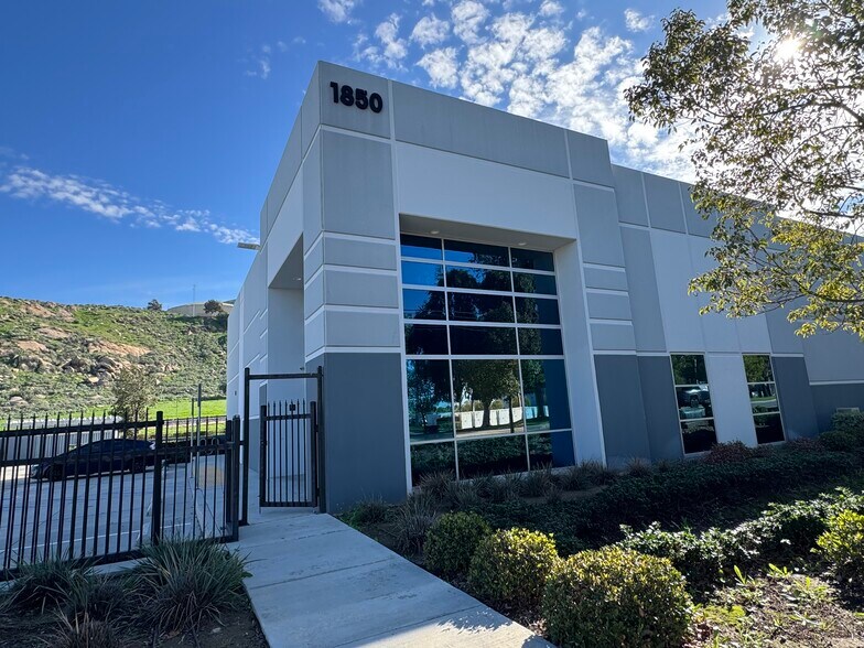 More Photos Of 1850 Rustin Ave, Riverside Warehouse For Sale