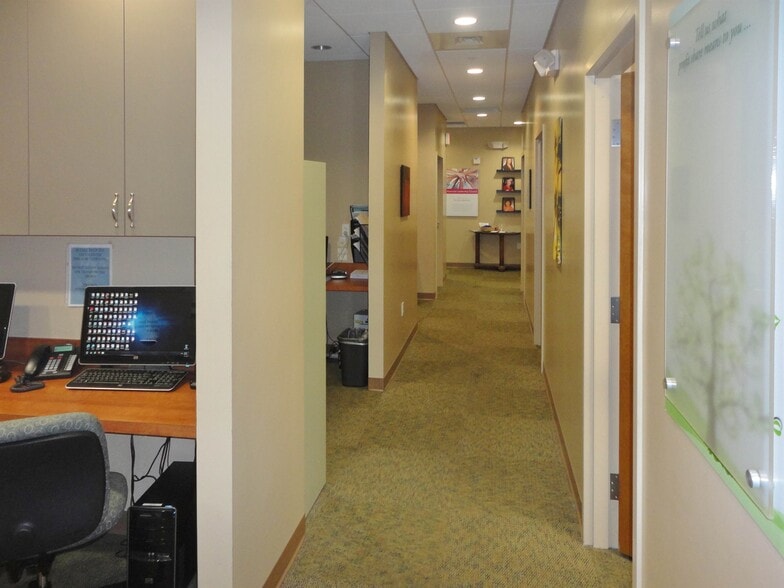 More Photos Of 20701 Bruce B Downs Blvd, Tampa Loft Creative Space For Lease