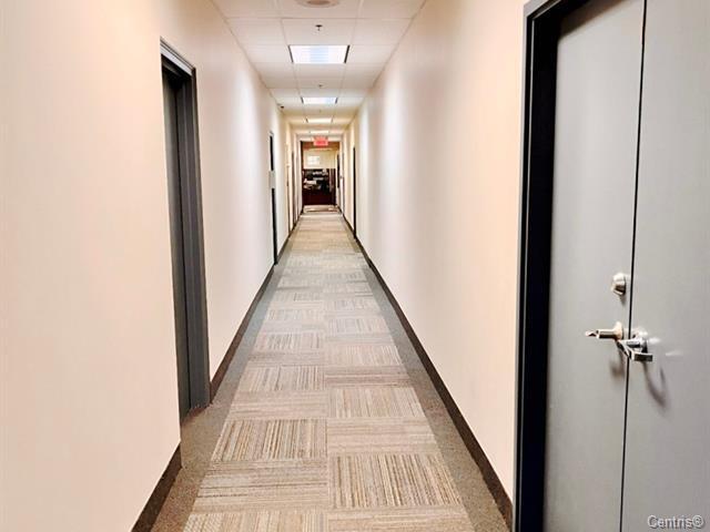 More Photos Of 4360 Ch de la Côte-de-Liesse, Mt Royal Showroom For Sale