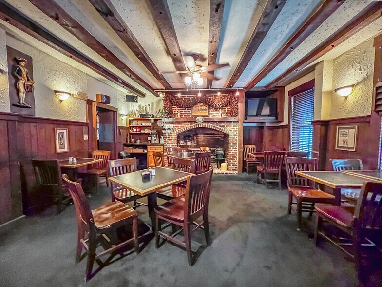 More Photos Of 100 W Maple Ave, Langhorne Restaurant For Sale
