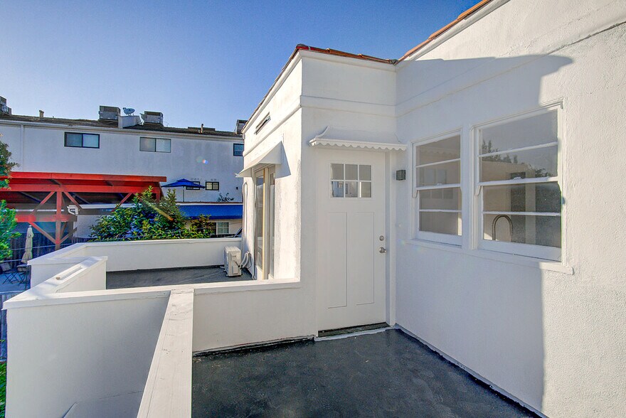 More Photos Of 1147 24th St, Santa Monica Apartments For Sale