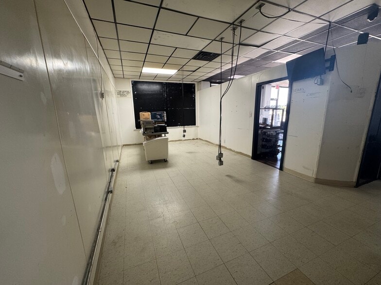 More Photos Of 3701 Southwest Blvd, Fort Worth Restaurant For Lease