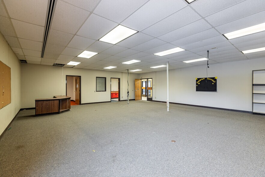 More Photos Of W7908 County Road Z, Onalaska Manufacturing For Sale