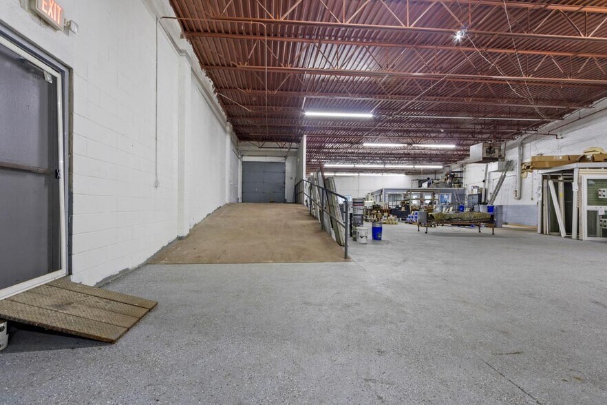 More Photos Of 223 Fearing Blvd, Toledo Freestanding For Lease