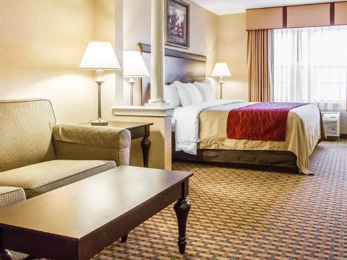 More Photos Of 329 US Route 1, Scarborough Hotel For Sale