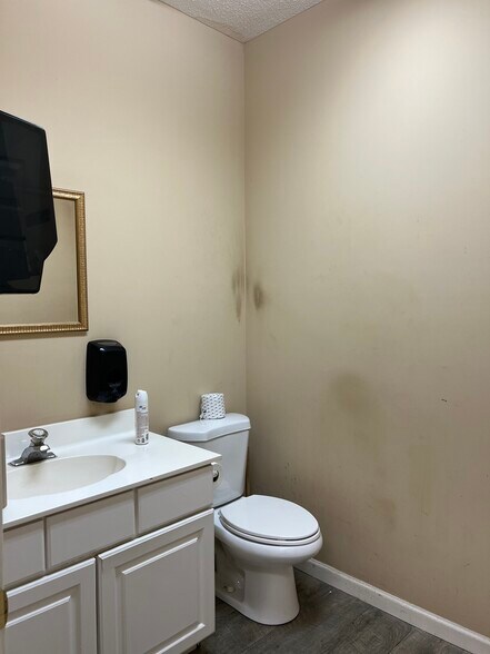 More Photos Of 601 Kellam Rd, Dublin Warehouse For Sale