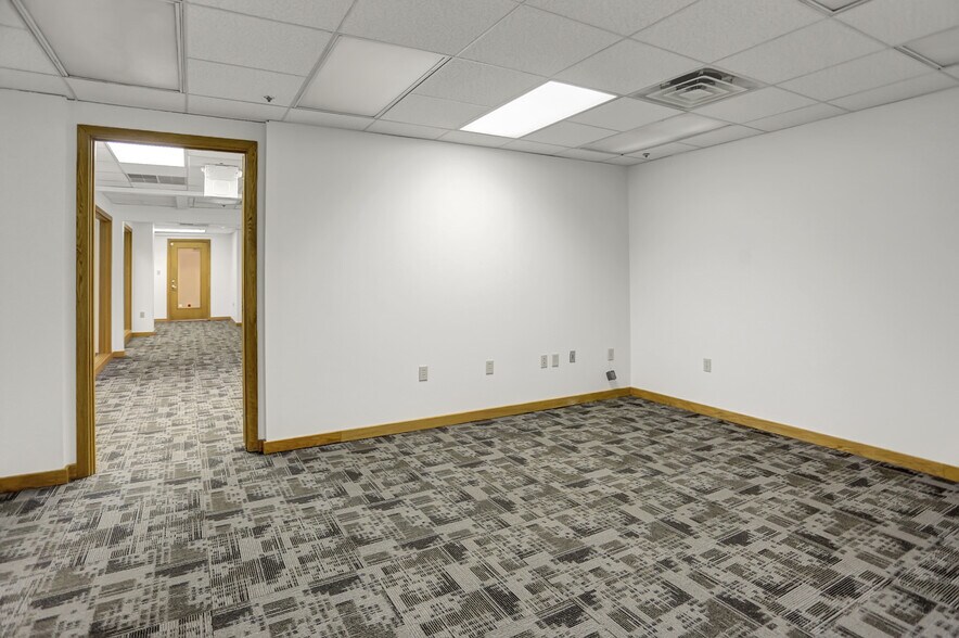 More Photos Of 147 N 5th St, Reading Office For Sale