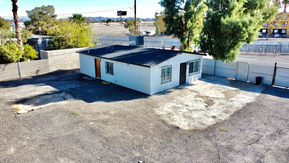 More Photos Of 3662 Park St, Las Vegas Industrial For Sale