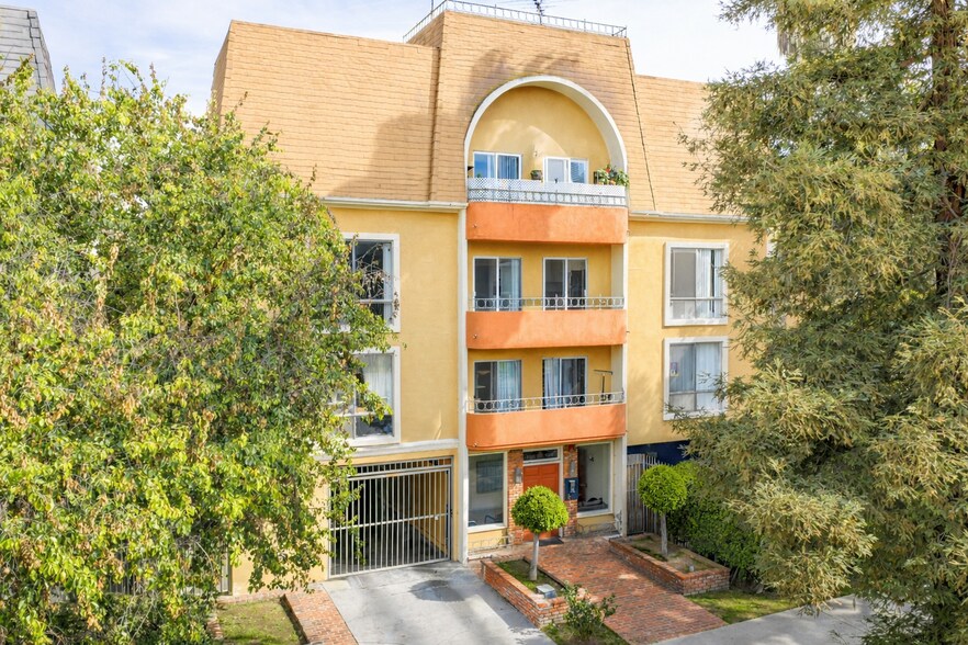 Primary Photo Of 238 S La Fayette Park Pl, Los Angeles Apartments For Sale