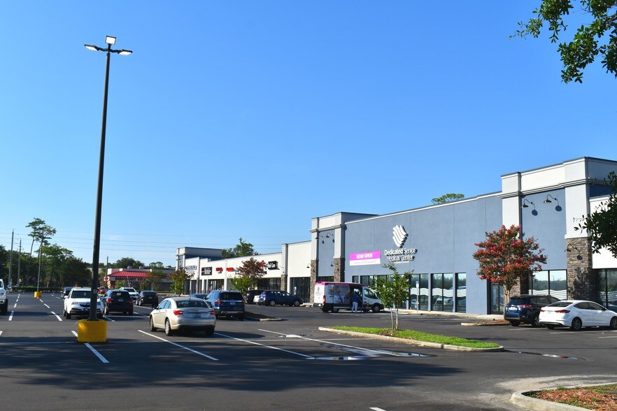 More Photos Of 9400 Arlington Expy, Jacksonville Unknown For Lease