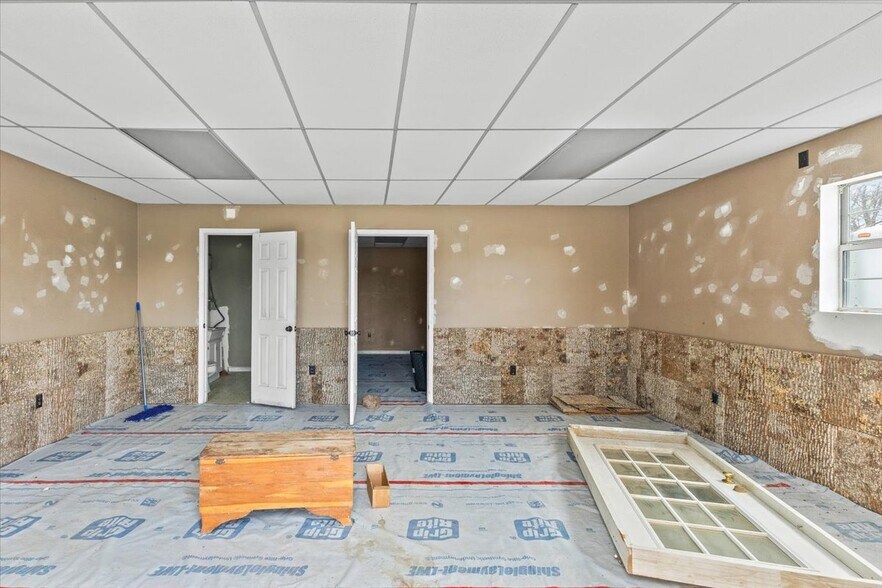 More Photos Of 3861 Highway 19 E, Elizabethton Office For Sale