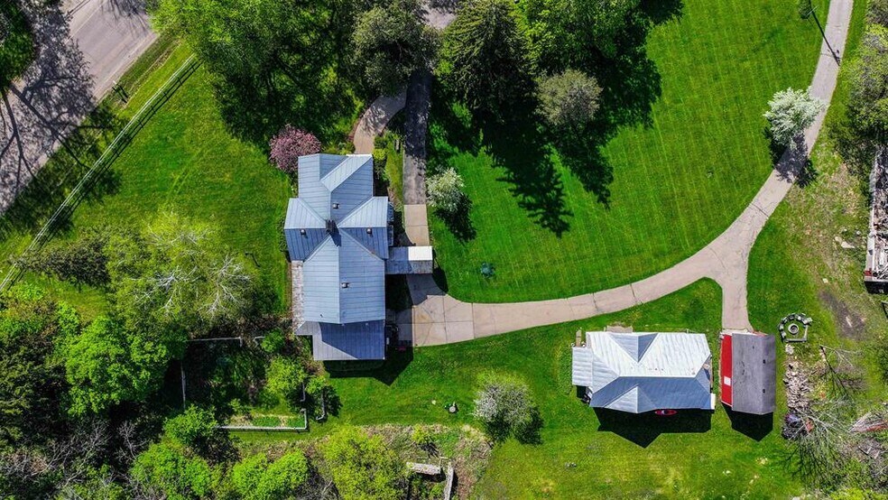 More Photos Of E3192 Apple Tree Ln, Waupaca Hospitality For Sale