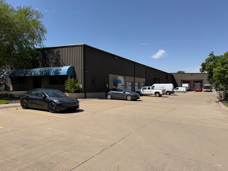More Photos Of 5201 S 19th St, Lincoln Warehouse For Sale