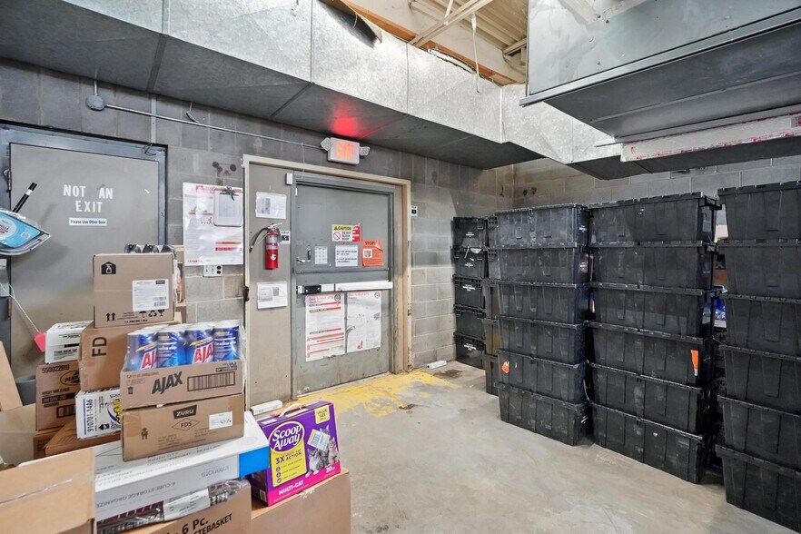 More Photos Of 500-511 E Broadway St, Sweetwater Storefront For Sale