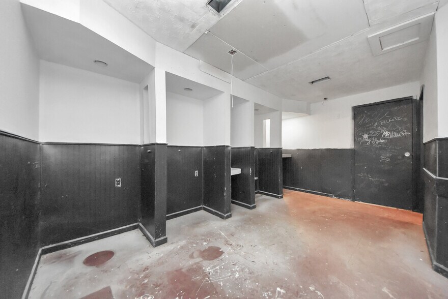 More Photos Of 8101 Tidwell Rd, Houston Freestanding For Sale