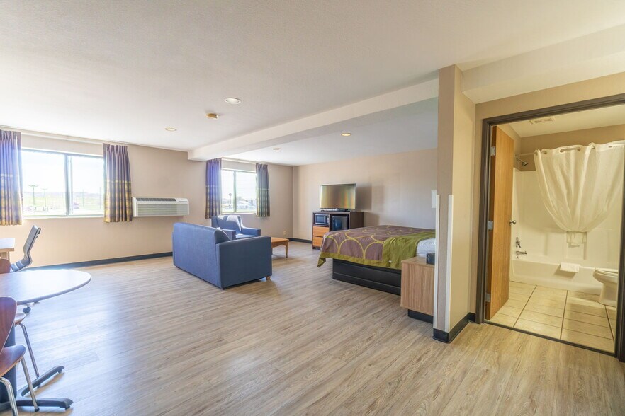 More Photos Of 2530 Singing Hills Blvd, Sioux City Hotel For Sale