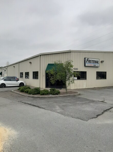 More Photos Of 2400 W Clemmonsville Rd, Winston-Salem Warehouse For Lease