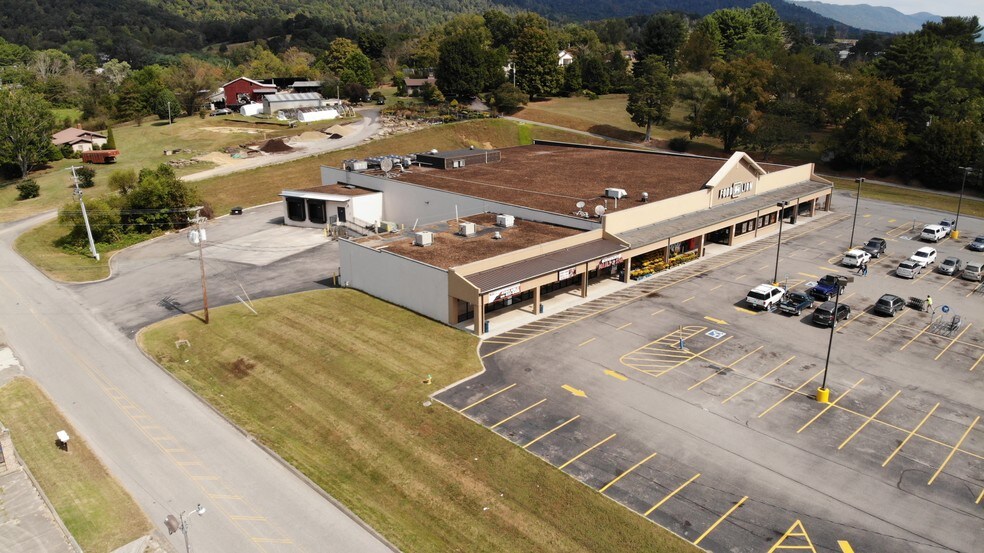 More Photos Of 1240 Middlesboro Hwy, LaFollette Unknown For Lease