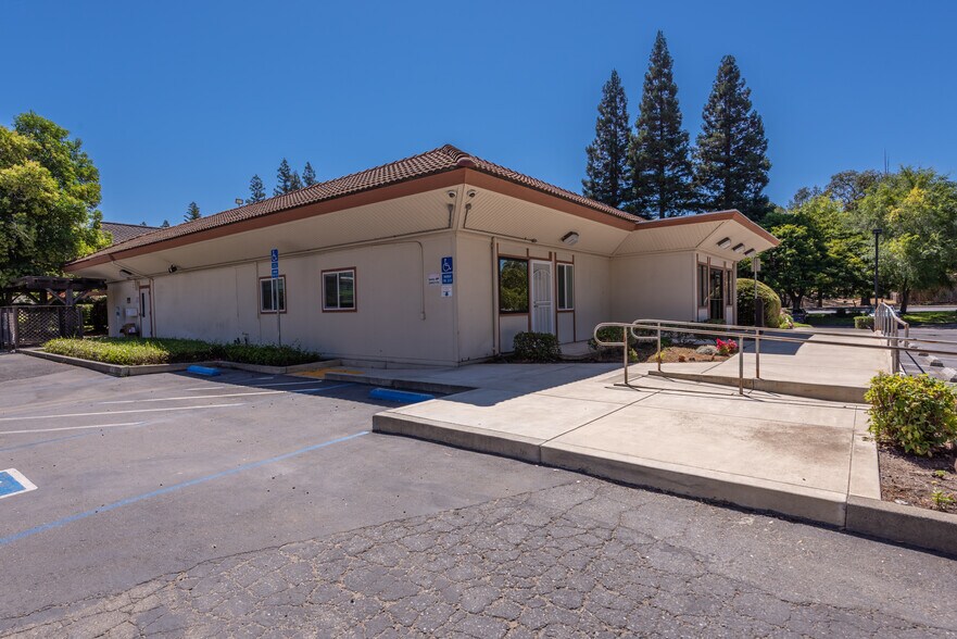 More Photos Of 8001 Madison Ave, Citrus Heights Medical For Sale