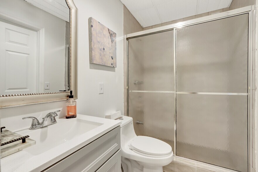 More Photos Of 12900 NW 38th Ave, Opa Locka Warehouse For Lease