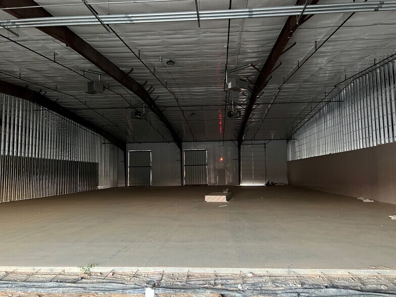 More Photos Of 8135 Gateway Dr, Argyle Warehouse For Lease