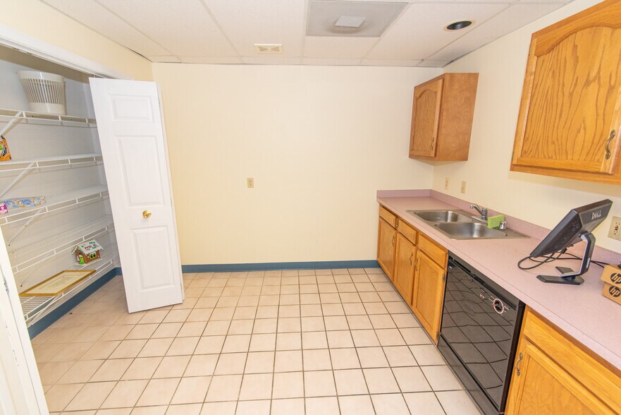 More Photos Of 19 W Bel Air Ave, Aberdeen Storefront For Lease