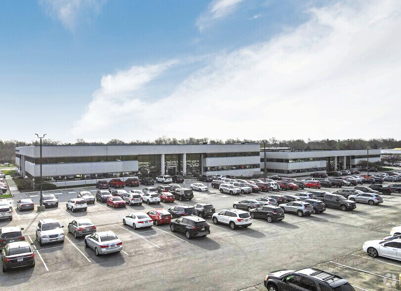 More Photos Of 8902-9002 N Meridian St, Indianapolis Medical For Lease