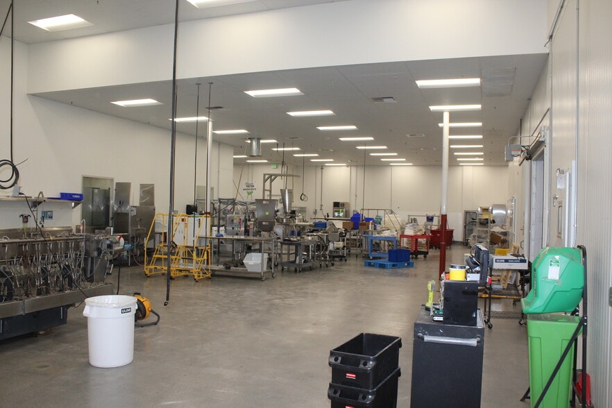 More Photos Of 1325 E El Segundo Blvd, El Segundo Food Processing For Lease