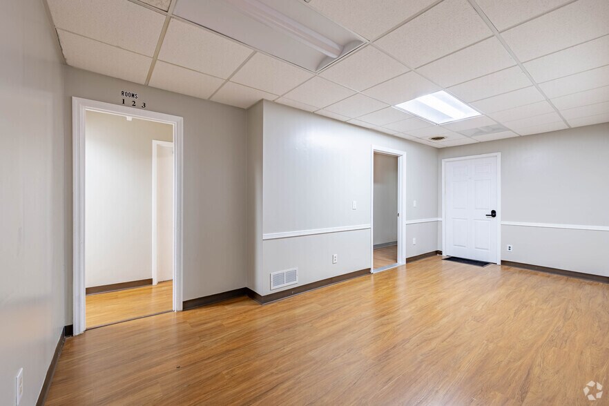 Photo of 1st Floor Ste 100 Room 4