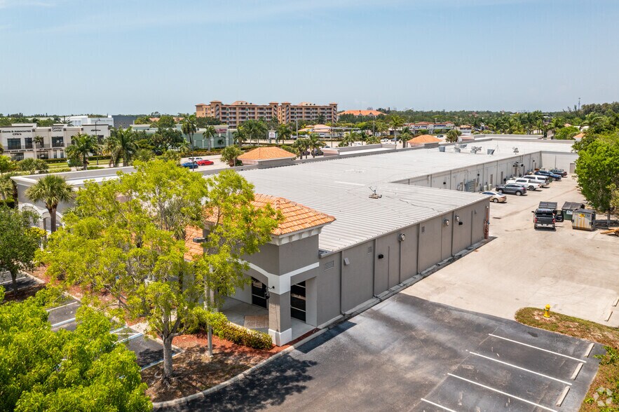 More Photos Of 28811 S Tamiami Trl, Bonita Springs General Retail For Lease