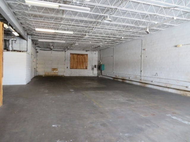 More Photos Of 900 Union St, Alton Warehouse For Sale