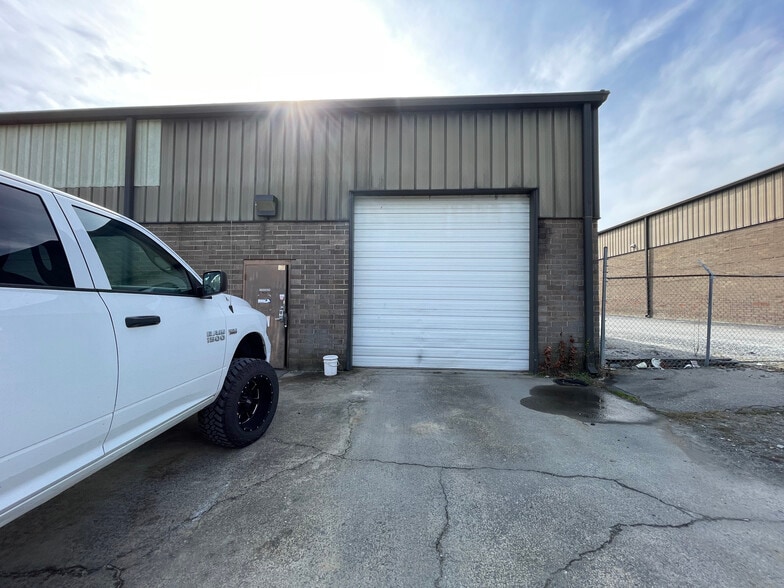 More Photos Of 510 Corliss St, Greensboro Light Manufacturing For Lease