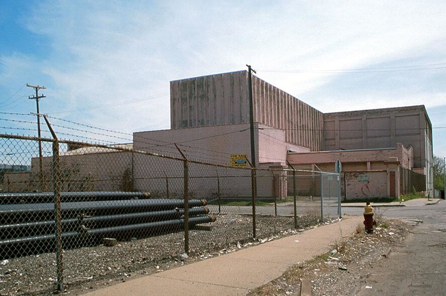 More Photos Of 1400 Trombly St, Detroit Warehouse For Sale
