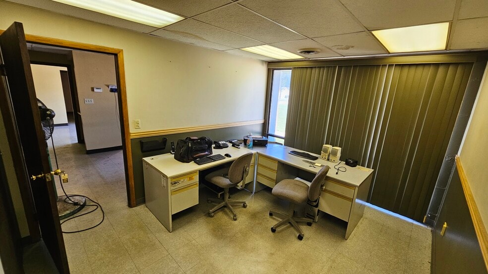 More Photos Of 2008 Ohio St, La Porte Manufacturing For Sale
