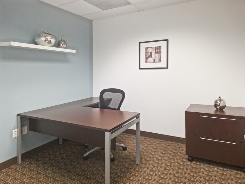 More Photos Of 601 Brickell Key Dr, Miami Coworking Space
